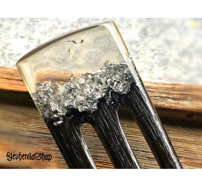 Hair fork with oak wood, transparent resin and silver foil