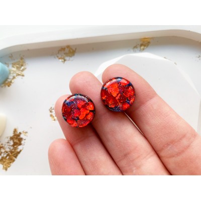 Stud red sparkly resin earrings 