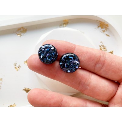 Stud sparkly resin earrings 
