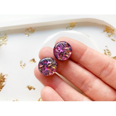 Stud sparkly resin earrings 