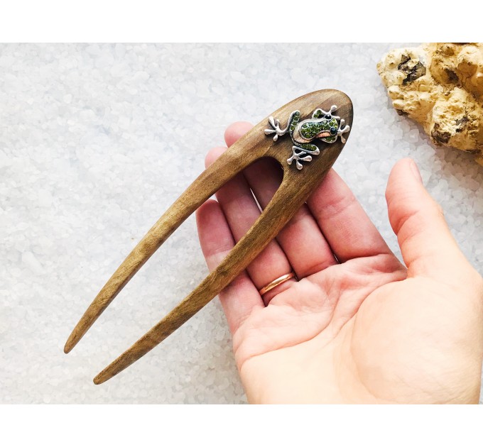 Wooden hair fork with frog