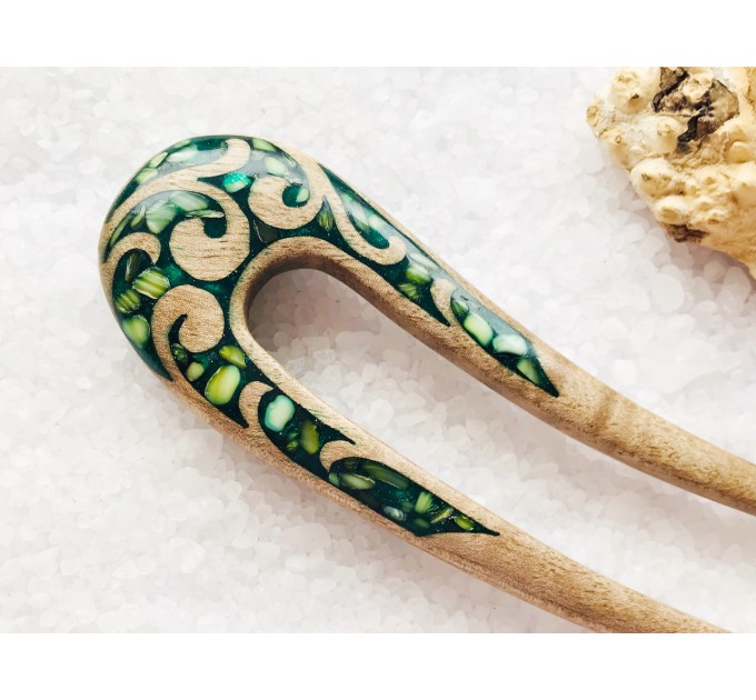 Double sided hair fork with green stones 