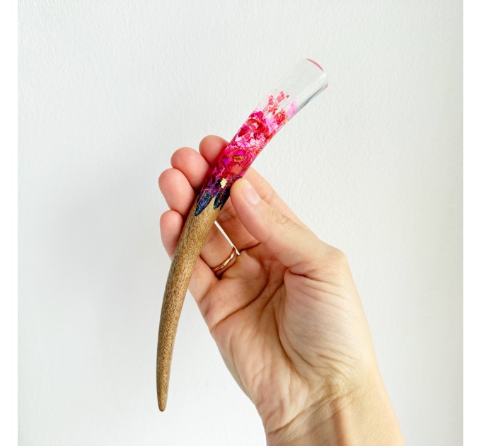 Hair stick with purple flowers 