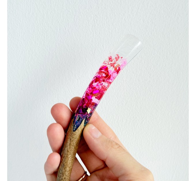 Hair stick with purple flowers 