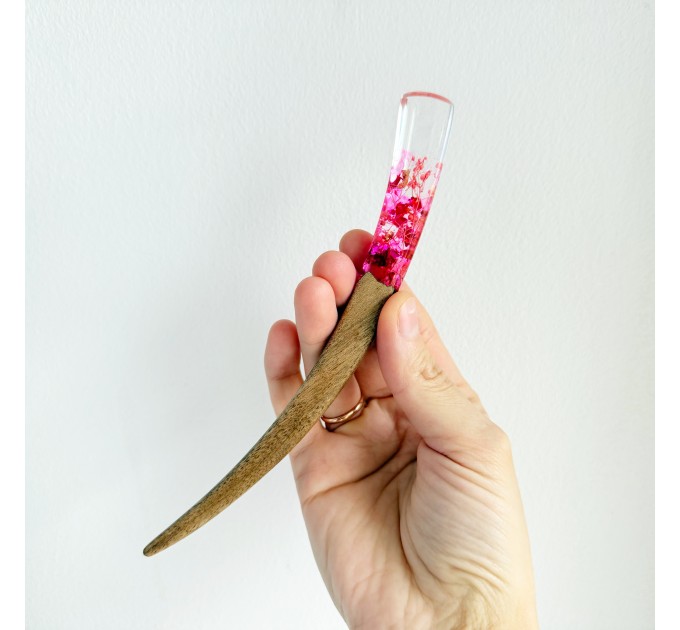 Hair stick with purple flowers 