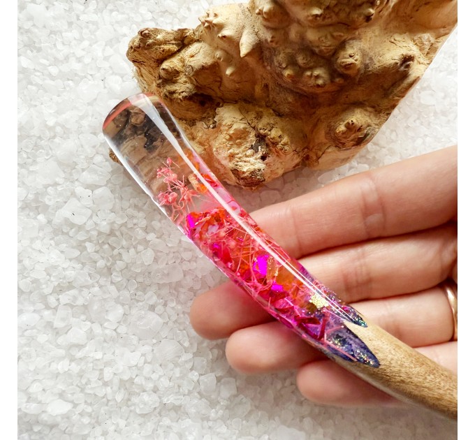 Hair stick with purple flowers 