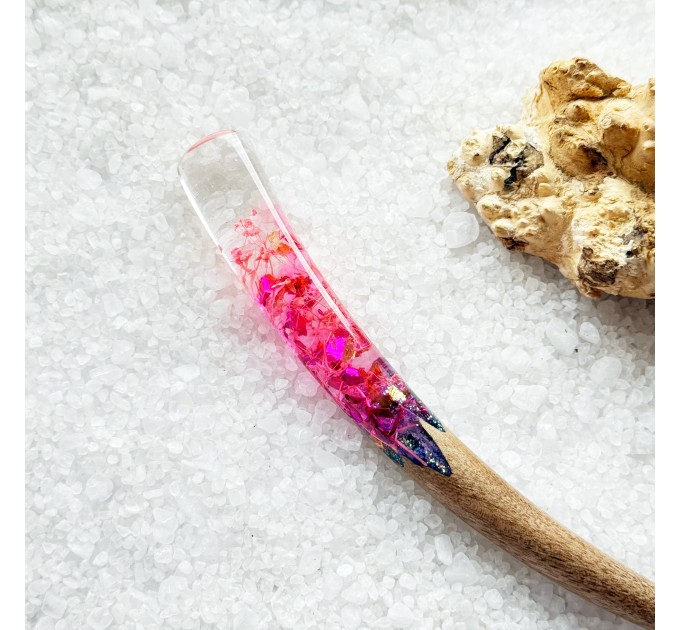 Hair stick with purple flowers 